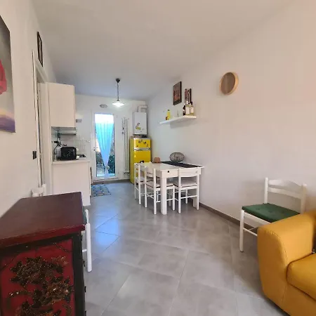 Babanhouse Fiumaretta 250m Dalla *
